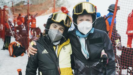 Anna-Maria Rieder (l.) und Andrea Rothfuss (r.) bei den Trainingsdurchläufen für die Paralympics in Peking.