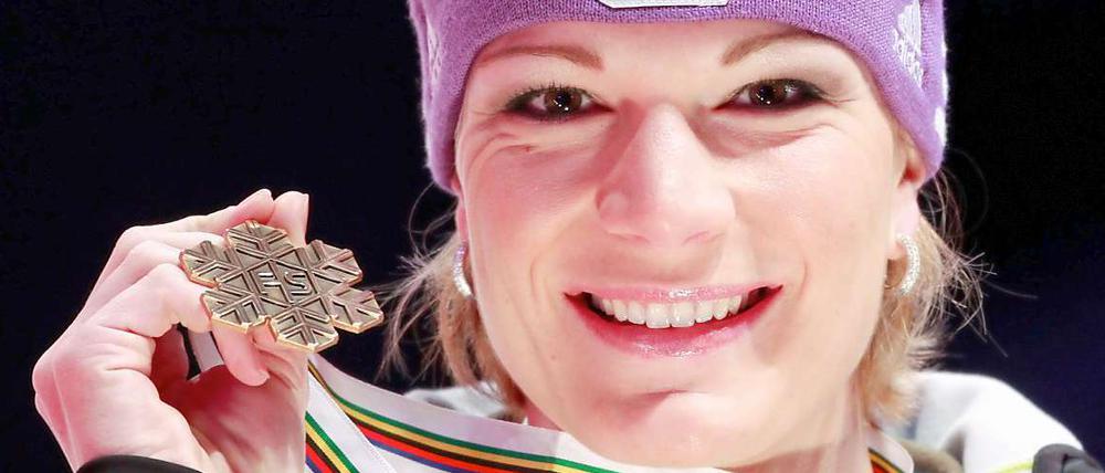 Minimalziel geschafft. Maria Riesch wollte eine Medaille bei der Ski-WM, es klappte gleich im ersten Rennen. 