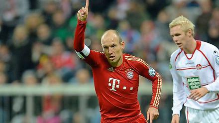 Robben trifft, Bayern siegt. Der Rekordmeister steht nach einem ungefährdeten Sieg gegen Kaiserslautern im Pokal-Achtelfinale.