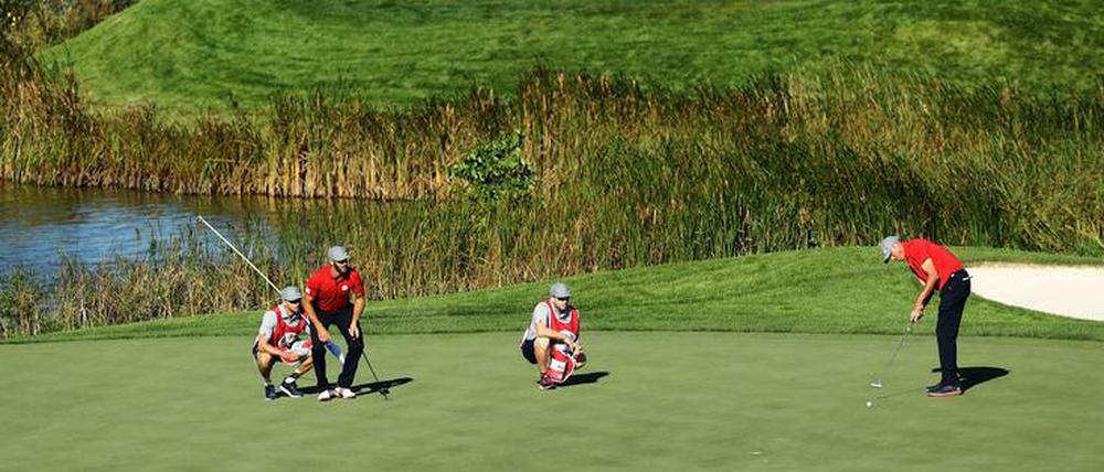 Viel Grün für Rot. Die US-Golfer führen nach dem ersten Tag im Ryder Cup.