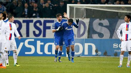 Joel Matip machte mit seinem 2:0 alles klar für Schalke.