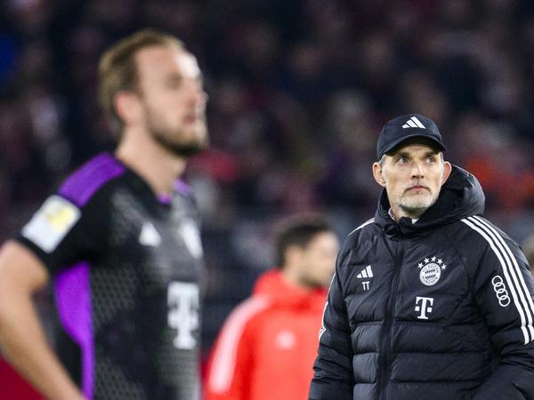 Thomas Tuchel (rechts) geht beim FC Bayern auf die Zielgeraden seiner kurzen Amtszeit. Gegen Dortmund kann er wieder auf Torjäger Harry Kane setzen.