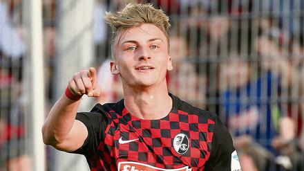 Stürmer mit Perspektive. Maximilian Philipp ist am Freitag erstmals in die U-21-Nationalelf berufen worden. Am Sonntag spielt er mit Freiburg in seiner Heimat Berlin. 