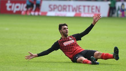 Der Freiburger Vincenzo Grifo bejubelt das 3:0..