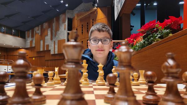 Schach-Wunderkind Hussain Besou.