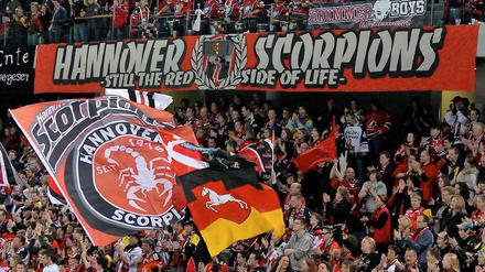 Die Fans können Aufatmen. Die Hannover Scorpions spielen auch nächstes Jahr in der DEL.