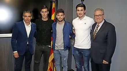 Nur kurz beim Groß klub: Sergi Guardiola (Zweiter von links) ist wieder vom FC Barcelona rausgeworfen worden.