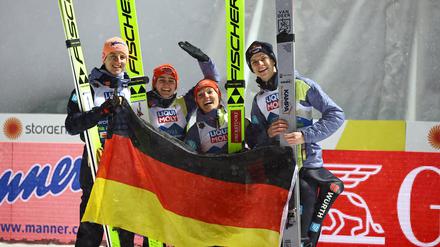 Die deutschen Skispringer holten bei der dreimal Gold – am Sonntag gab es den Titel im Mixed-Team.
