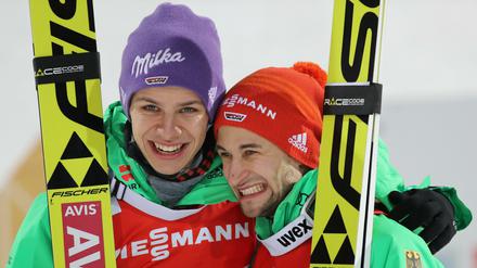 Andreas Wellinger (links) und Markus Eisenbichler aus Deutschland freuen sich über ihre Podestplätze. 