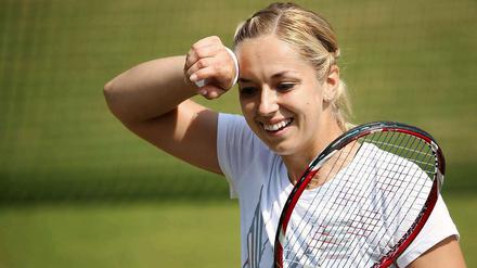 Sabine Lisicki, 23, wurde als Kind polnischer Spätaussiedler in Troisdorf geboren. 2003 zog sie nach Berlin, wo sie bis heute in Hohenschönhausen eine Wohnung hat. Am vergangenen Samstag stand sie als erste Deutsche seit Steffi Graf 1999 im Wimbledon-Finale. 