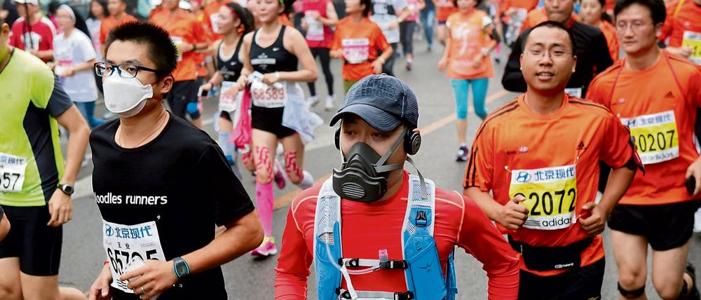 Unerkannt im Ziel: Dem Läufer Gong Chao wurde der Sieg beim Marathon in der ostchinesischen Stadt Yantai von den Veranstaltern zwischenzeitlich aberkannt.