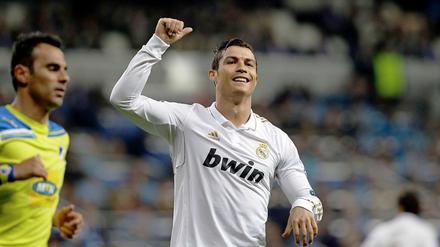 Real Madrids Cristiano Ronaldo freut sich über den Einzug ins Halbfinale.