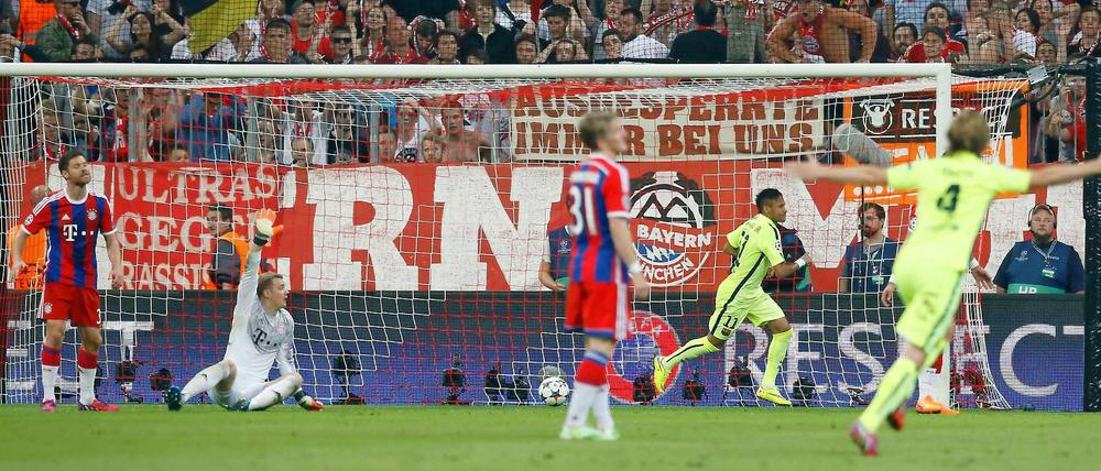 Neymar macht das 1:1 - und beendet damit die aufkeimenden Träume der Bayern ganz schnell wieder.