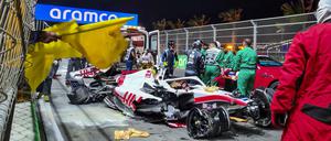 Das Auto von Mick Schumacher war nach dem Unfall völlig zerstört.