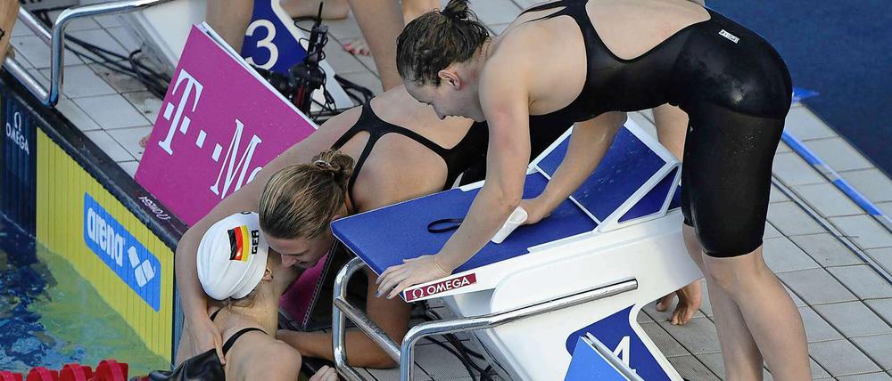Die Staffel-Frauen gewannen das erste Gold für Deutschland im Becken von Budapest.