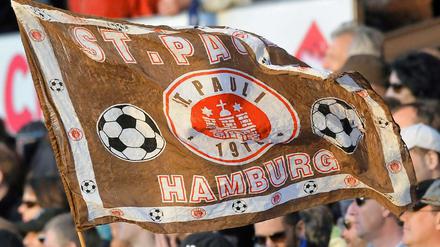 Unter richtiger Flagge: St. Pauli freut sich auf die Bundesliga.