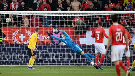 Keine Chance für Thibaut Courtois. Haris Seferovic (Nr. 9) erzielte gegen Belgien drei Tore. 