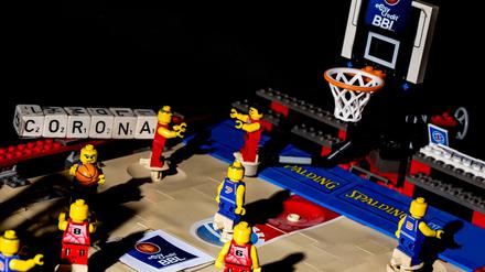 Wegweisend? Der Basketball will ohne Zuschauer spielen - wie seine Nachahmer aus Lego.