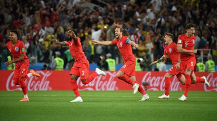 England feiert den Sieg im Elfmeterschießen.