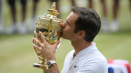 Wimbledon-Sieger Roger Federer nach seinem achten Triump im Londoner Rasenturnier. 
