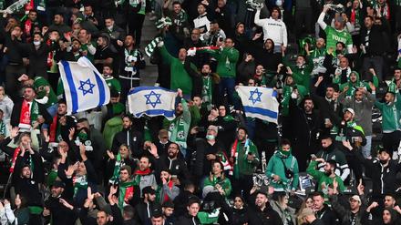 Die Fans im Block von Maccabi Haifa machten trotz der Niederlage ihrer Mannschaft eine tolle Stimmung.