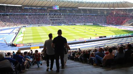 Raus da. Hertha BSC möchte ab 2025 in einem eigenen Stadion spielen. Die Diskussionen mit dem Senat sind bislang kaum ergiebig. 