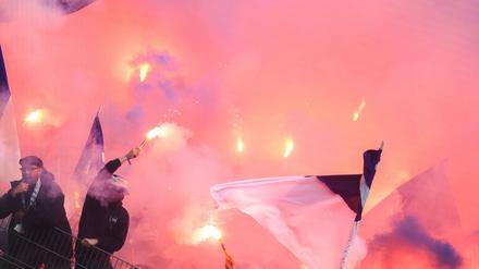 Viele Flammen schlug das Spiel BVB gegen Hertha.