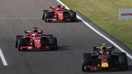 Funkenflig. Bei Sebastian Vettel (links) fliegen die Funken.