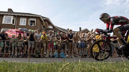 Und alle so: Yeah! Die Begeisterung für die Tour de France ist europaweit ungebrochen, zurzeit wächst sie auch in Deutschland wieder.