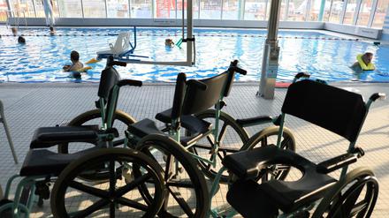 Team der Nachwuchsreporter haben beim Workshop der "Paralympics Zeitung PyeongChang 2018" das Reha-Zentrum im Unfallkrankenhaus UKB in Berlin-Marzahn besucht. Hier werden Menschen nach einem Arbeitsunfall mit speziellen Therapieprogrammen betreut.