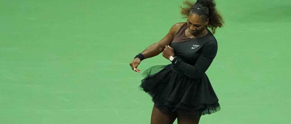 Serena Williams feuerte vor Wut ihren Schläger durch die Gegend.