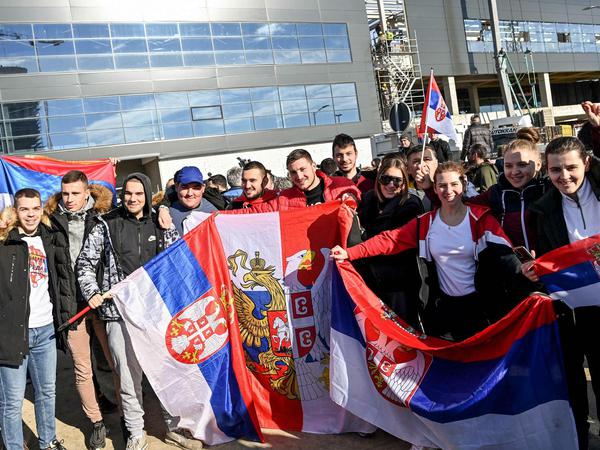 Begrüßung für Novak Djokovic am Flughafen in Belgrad.