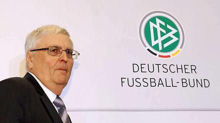 Theo Zwanziger gibt derzeit keine gute Figur als DFB-Präsident ab.