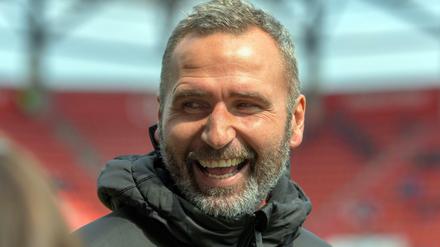 Hat gut lachen. Tim Walter wird neuer Trainer des VfB Stuttgart - egal, wie die Relegation ausgeht.