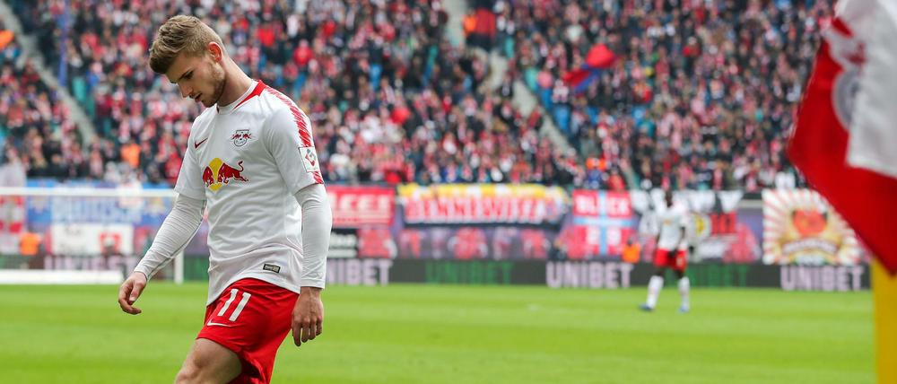 Balanceakt Zukunft: Timo Werner bleibt RB Leipzig erhalten – vorerst.