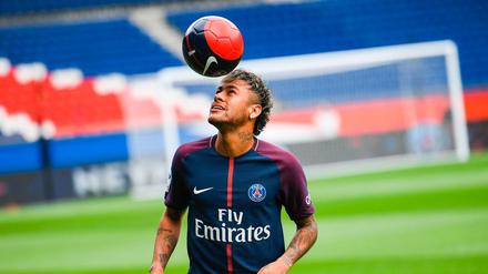 Teures Vergnügen. Der Ball ist rund und auch für Neymar dauert ein Spiel nur 90 Minuten.