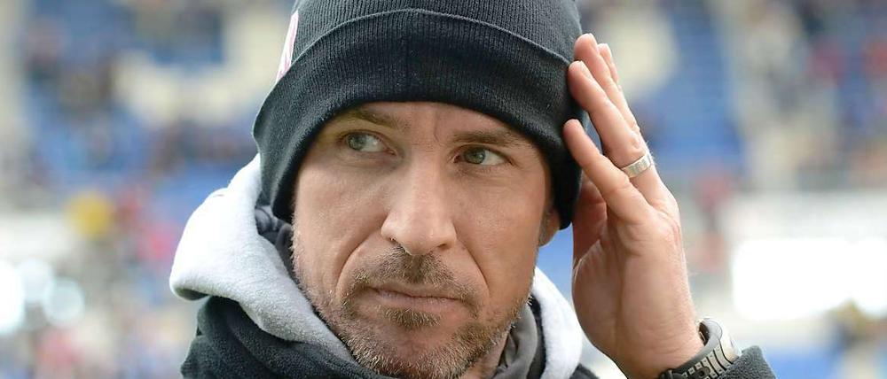 FCK-Trainer Kurz schwant nichts Gutes. Gegen Hoffenheim verloren die Pfälzer ihr drittes Ligaspiel in Folge.