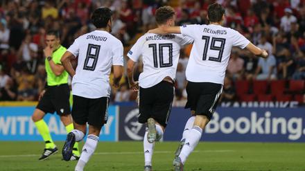 Jubelstimmung: Die deutsche U 21 um Mo Dahoud, Luca Waldschmidt und Florian Neuhaus hat nach dem zweiten Sieg im zweiten Spiel Grund zum Feiern.