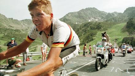 Auf dem Weg nach oben. In Andorra-Arcalis radelte sich Jan Ullrich 1997 in die Herzen der Deutschen.