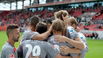 Grüße von oben: Der 1. FC Union Berlin hat mit dem 1:0-Sieg in Ingolstadt die Tabellenspitze übernommen.