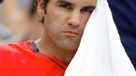 Man sah Roger Federer die Enttäuschung an, nachdem er zwei Matchbälle gegen den Weltranglistenersten Novak Djokovic vergeben hatte.