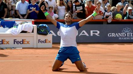 Zweiter Sieg in Hamburg. Rafael Nadal nach seinem 7:5, 7:5-Erfolg im Finale gegen Fabio Fognini.