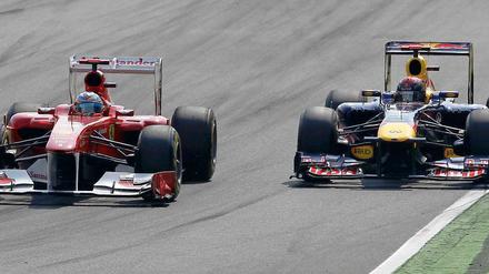 Nach dem Start war der Spanier Fernando Alonso zwischenzeitlich in Führung gegangen, doch letztlich behielt Sebastian Vettel die Oberhand und gewann den Großen Preis von Italien.