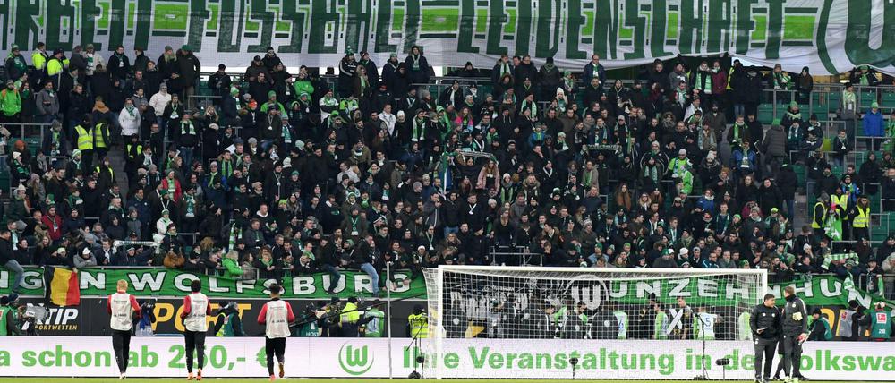 Sind derzeit nicht gut zu sprechen auf das eigene Team: die Fans des VfL Wolfsburg.