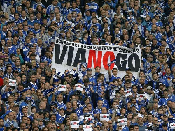 Schalker Fans protestieren gegen Viagogo