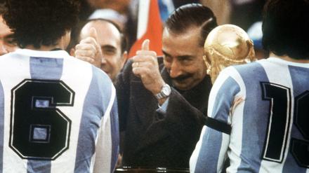Scheinheilig. Argentiniens Diktator Videla machte 1978 gute Miene zum bösen Spiel.