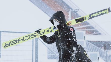  Neben den polnischen Corona-Wirren machten schwerer Schneefall und widrige Bedingungen den Sportlern zu schaffen. 