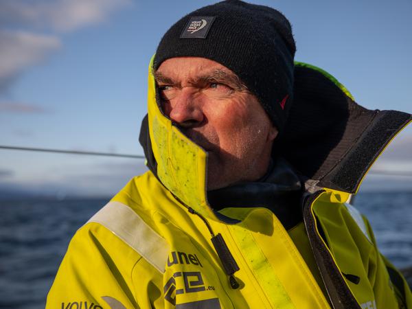 Der alte Mann und das Meer. Bouwe Bekking versucht schon sein halbes Leben, das Volvo Ocean Race zu gewinnen. Fünf mal erreichte er einen Podiumsplatz. 