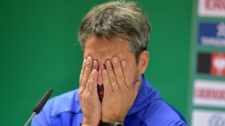  Alles nicht zum Hinschauen. Für David Wagner ist die Zeit als Schalke-Trainer vorbei.