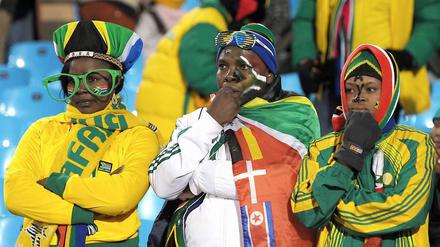 Die Tröte weggelegt: Südafrika verliert das zweite Gruppenspiel gegen Uruguay mit 0:3 und steht vor dem frühen Aus. Und das zu einem Zeitpunkt, an dem das Turnier für andere Mannschaften gerade erst losgeht.